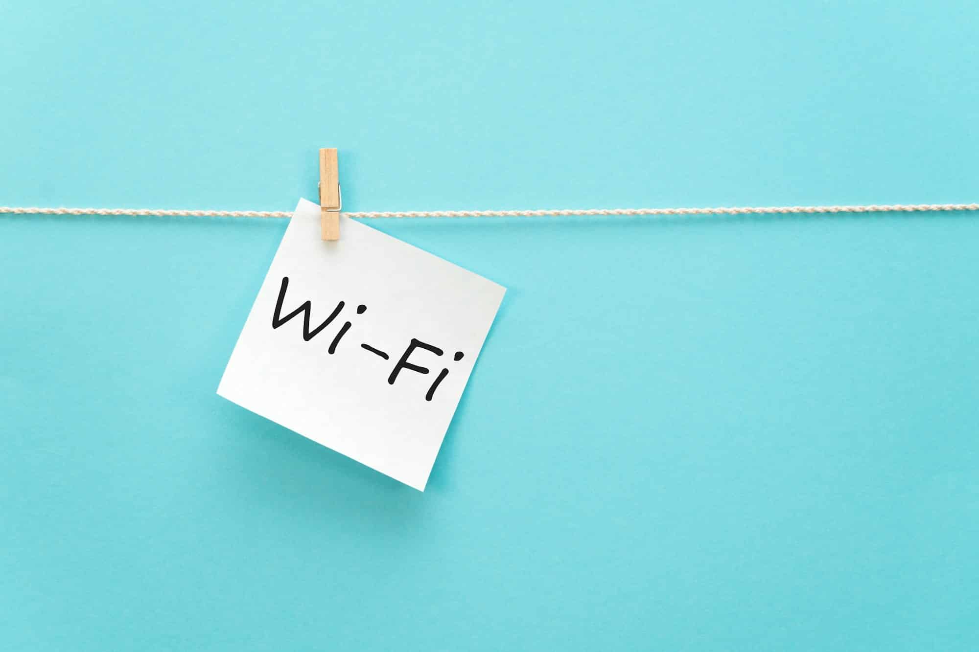 Comment créer un réseau mesh Wi-Fi à domicile avec des routeurs de différentes marques ?